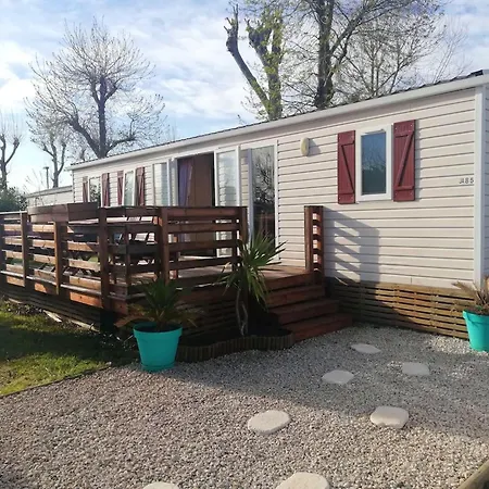 Confortable A Avec Piscine Partagee Vias