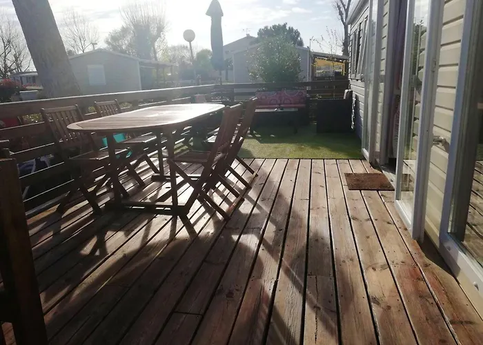 Confortable A Avec Piscine Partagee